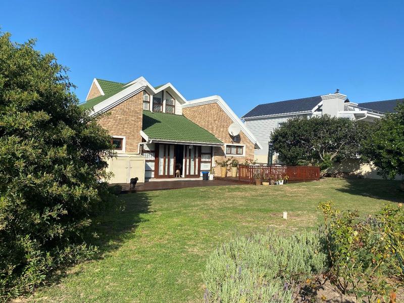 5 Bedroom Property for Sale in Outeniqua Strand Western Cape